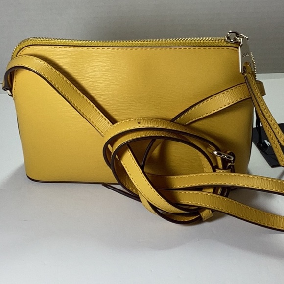 DKNY Classic Chelsea Dome Cbody - Picture 4 of 6